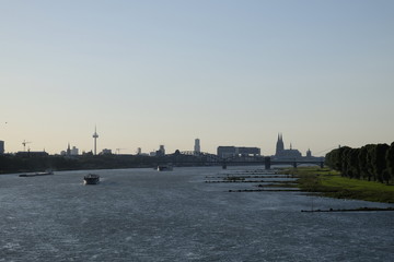 Fototapeta na wymiar Panorama of Cologne at Sunset