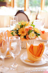 ブライダルイメージ　結婚式　披露宴会場　テーブルトップ