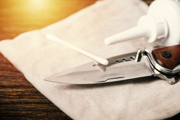 pocket knife care and maintenance