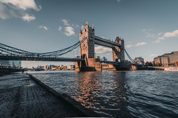 Fototapeta na wymiar El puente de Tower Bridge, Londres