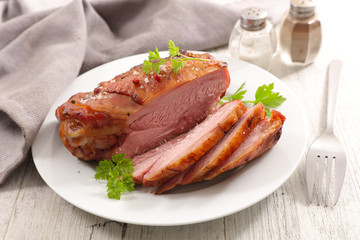 glazed ham sliced