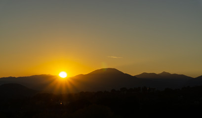 Isernia, tramonto sulle Mainarde
