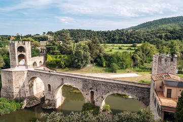 Fototapeta na wymiar Bridge of Besalu in Catalonia
