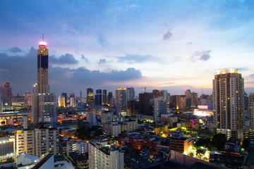 Fototapeta na wymiar Bangkok metropolis city skyline Twilight in Asia Thailand