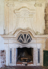 Obraz premium Ruined castles fireplace.