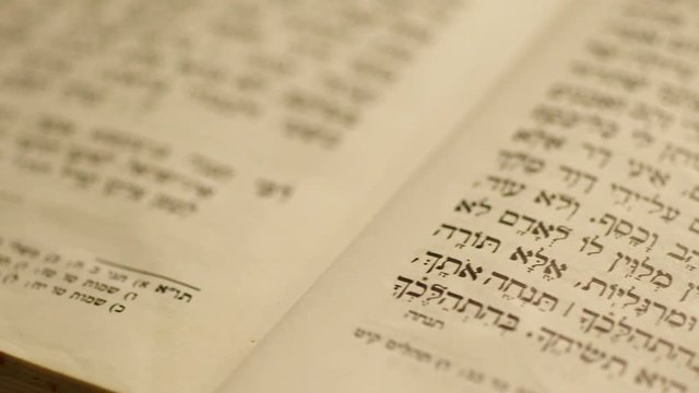 Hebrew text. Mishna, Pirkey Avot