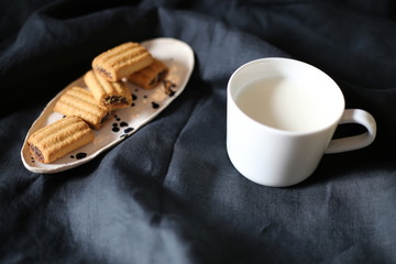 Milch, Kekse, Gebäck, Nachmittags, Porzellan, Italien, Kaffee und Kuchen, Teetime, Genuss, Cookies