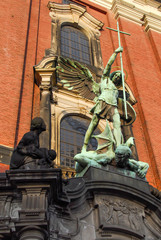 Fototapeta na wymiar Michel Church Statue Hamburg