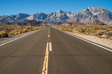 road to Eastern Sierra Nevada mountains and Inyo National Forest