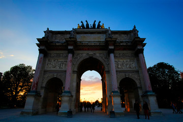 Fototapeta na wymiar Louvre by Sunset in Paris