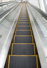 Escalator, Japan