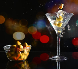Martini con aceitunas
