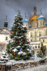 Obraz premium Moscow city. Novospassky Stavropegial Monastery. Christmas tree