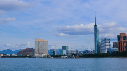 Fototapeta premium 室見川河口・愛宕浜から臨む百道・福岡タワー