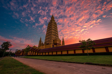 Wat Bang Thong(Wat Mahathat Wachiramongkol), a beautifully sculptured temple in good design, popular tourists worship and worship, located in Tambon Na Nuea, Amphoe Ao Luek, Krabi.