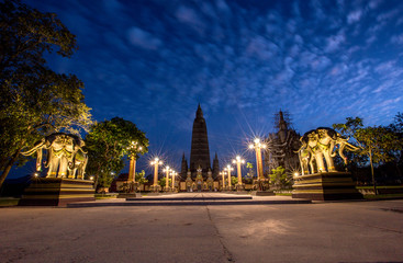 Wat Bang Thong(Wat Mahathat Wachiramongkol), a beautifully sculptured temple in good design, popular tourists worship and worship, located in Tambon Na Nuea, Amphoe Ao Luek, Krabi.