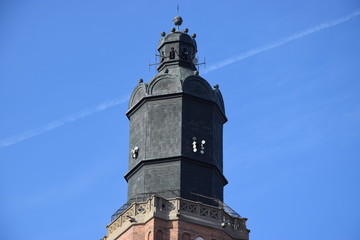 Fototapeta na wymiar wieża kościoła garnizonowego wrocław rynek
