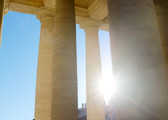 Fototapeta premium Light between columns