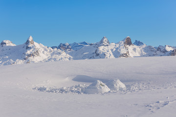 Fototapeta na wymiar A wintertime view from the Fronalpstock mountain in Switzerland