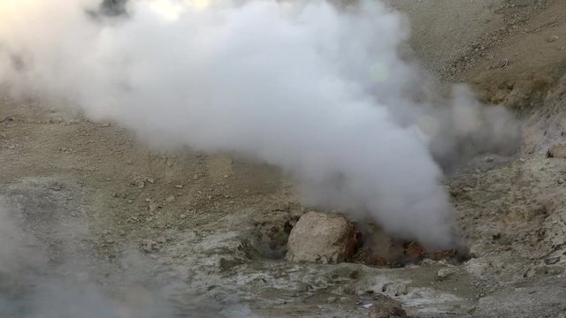 yellowstone vulcanic geyser hotspring boiling water