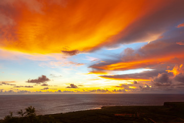 Fototapeta na wymiar 南国 モルディブ　モルジブ　海　ハワイ　夏　海外　水上ヴィラ　結婚式 砂浜　サイパン　グロット 