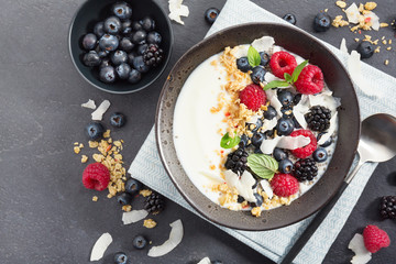 Yogurt bowl with fresh berries