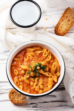 Traditional italian dish &laquo;pasta e ceci&raquo;