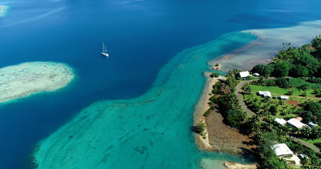 Fototapeta na wymiar island landscape with lagoon in French Polynesia
