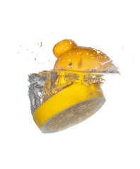 a slice of lemon in water