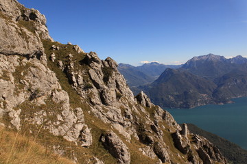 Schroffe Wand am Monte Grona oberhalb des Comer See




