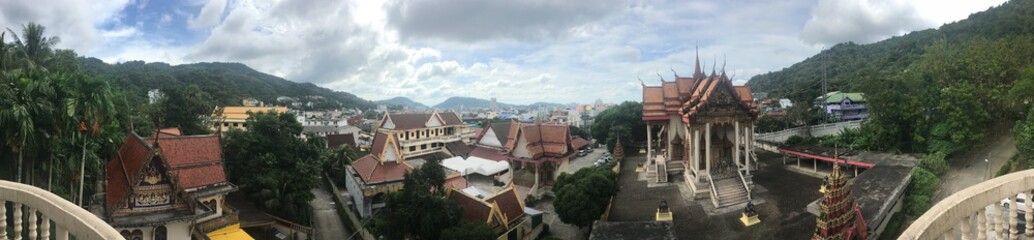 Obraz premium Panorama of Patong on the Thai island of Phuket from the bell tower of the Buddhist temple Wat Suwan Khiri Wong (Patong Temple)