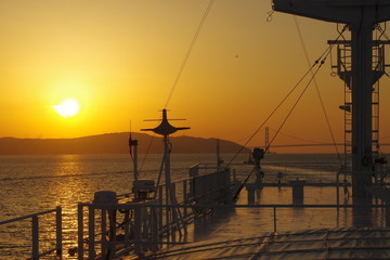 船上から見る夕日