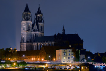 Magdebuger Dom in der Nacht