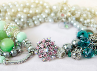 Подарки, украшения  в стиле ретро с жемчугом с ювелирными украшениями для женщин и брошью