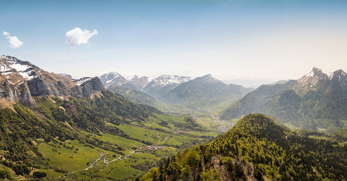 Sunny day, French Alps, Parc naturel r&iacute;&copy;gional du Massif des Bauges, Chatelard-en-Bauges, Rhone-Alpes, France