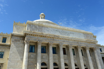 Obraz premium Puerto Rico Capitol (Capitolio de Puerto Rico) is a Beaux-Arts Building at downtown San Juan, Puerto Rico.