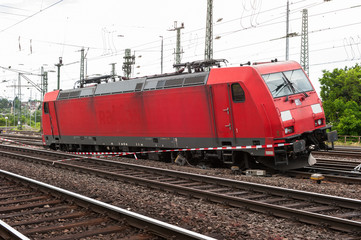 Entgleiste Lokomotive