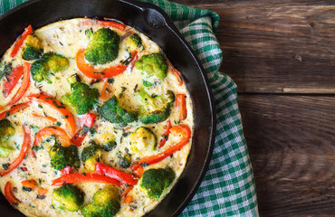 Frittata with broccoli and red pepper