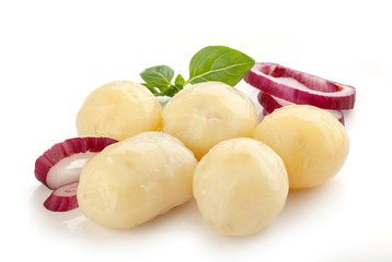 Boiled potatoes with basil and onion