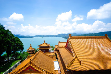 Obraz premium Temple at Sun Moon Lake in Taiwan