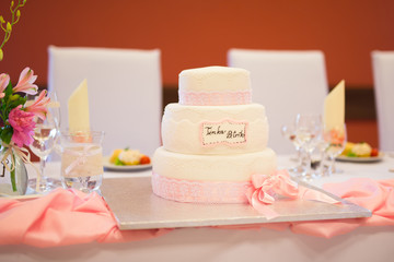 Obraz na płótnie Canvas Modern wedding cake