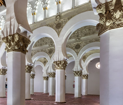 Sinagoga de Santa Mar&iacute;a La Blanca, Toledo, Spain