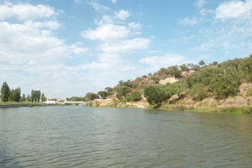 Fototapeta na wymiar River in Ponte de Sor