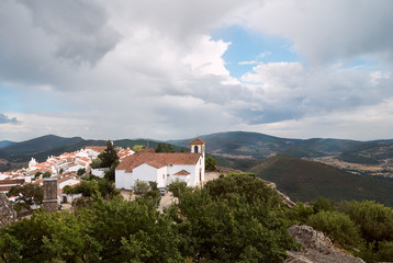 Fototapeta na wymiar View over the village of Marvão