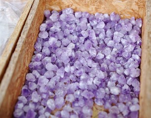 Obraz na płótnie Canvas 紫水晶の原石