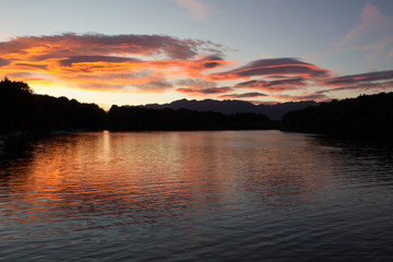 Obraz premium sunset over lake