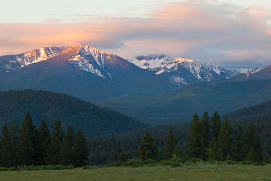 The little alps in oregon light up in the evening sun
