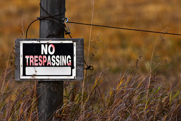 Fototapeta premium No Trespassing Sign