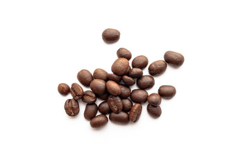 Naklejka premium Roasted coffee beans on white background.