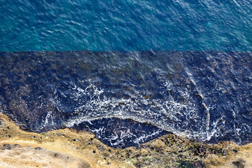 Fototapeta premium waves on the beach. the shades of the sea